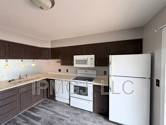 Foto del edificio - 1305 Wellington Ave