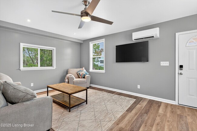 Foto del edificio - 1537 W Market St