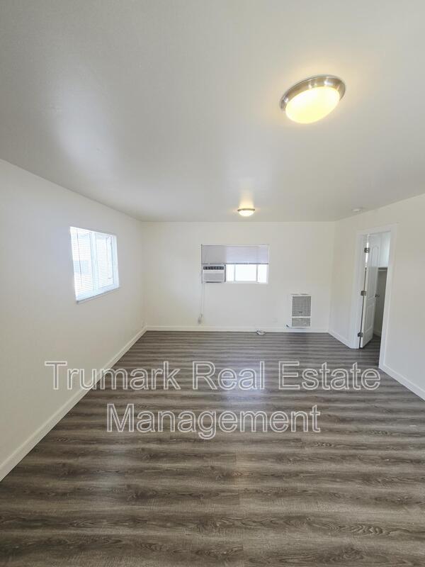 Photo - 1020 S Gerhart Ave Apartment