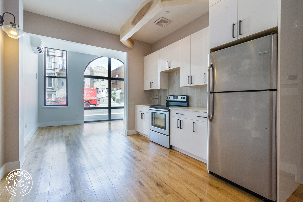 Foto principal - 484 Hancock St