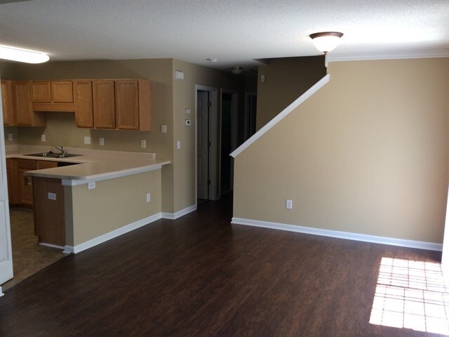Building Photo - 1708 Beacon Village Drive