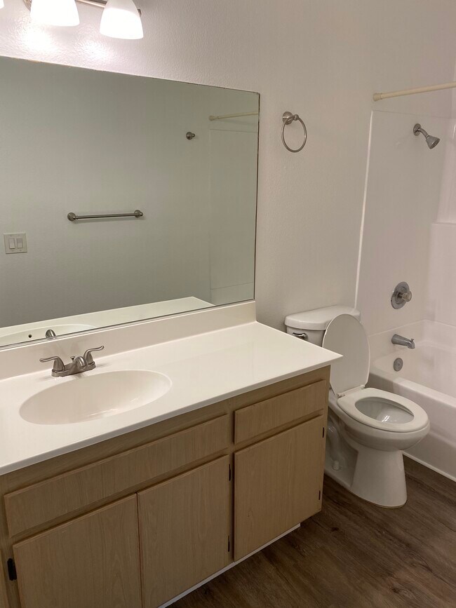 Foto del edificio - 204 Woodland Pkwy