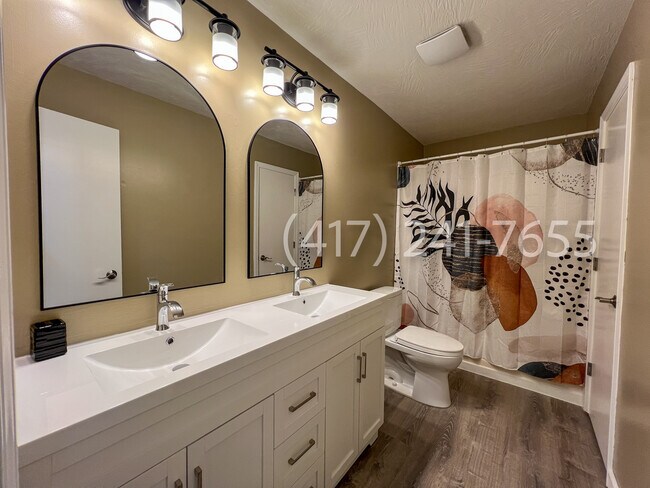 Foto del edificio - 3016 W Roxbury St