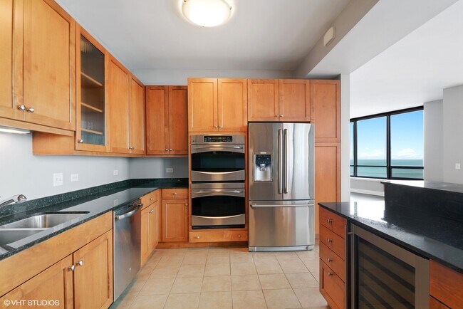 Foto del edificio - 600 N Lake Shore Dr