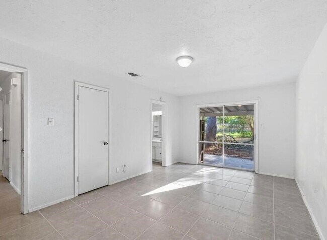 Foto del edificio - 24710 Glen Loch Dr