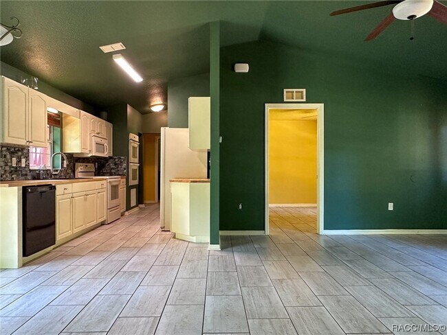 Foto del edificio - 130 N Hawthorne Dr