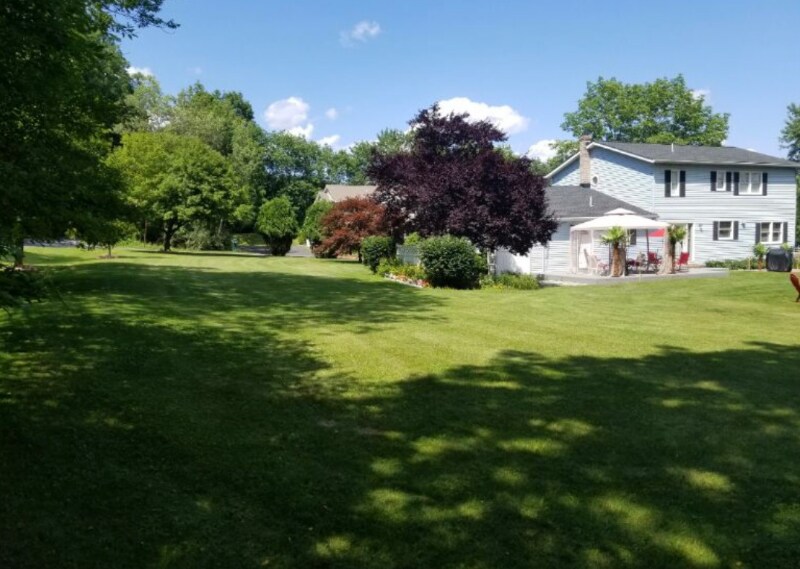 Primary Photo - 102 Meadow Run Ln