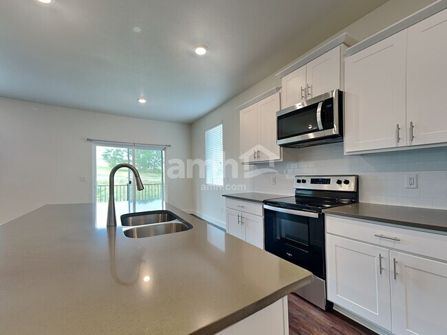 Building Photo - 14891 W 82nd Ave