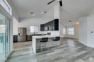 Building Photo - 505 Landra Ln