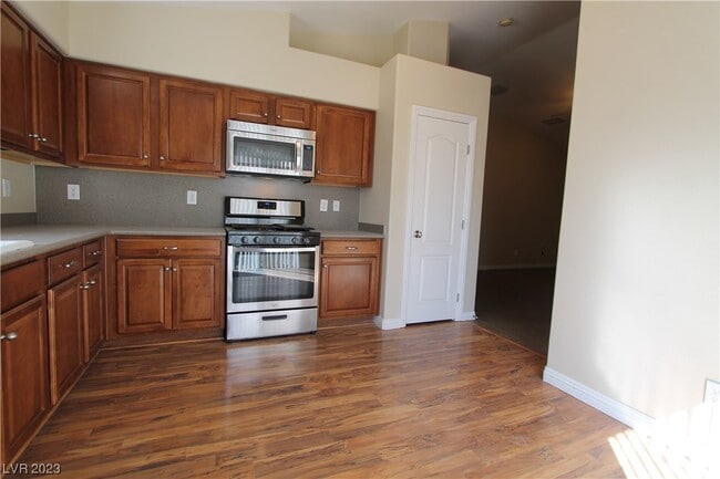 Building Photo - 8660 Lakota St