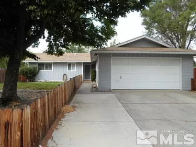 Primary Photo - 832 E Greenbrae Dr
