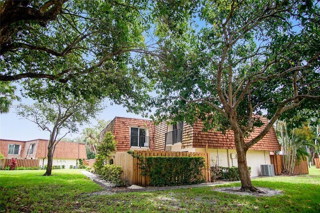 Building Photo - 2161 Orange Grove Dr