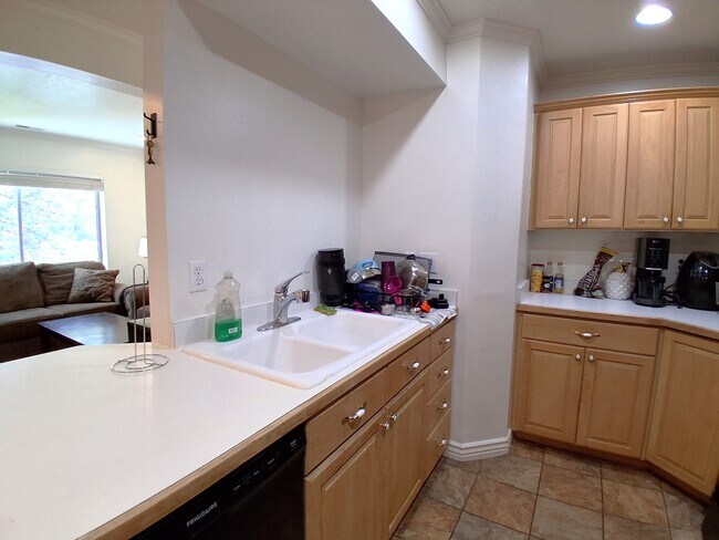 Building Photo - 1533 N 550 W