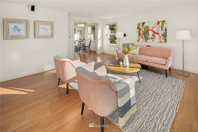 Building Photo - Charming 2 Bedroom Home in Magnolia