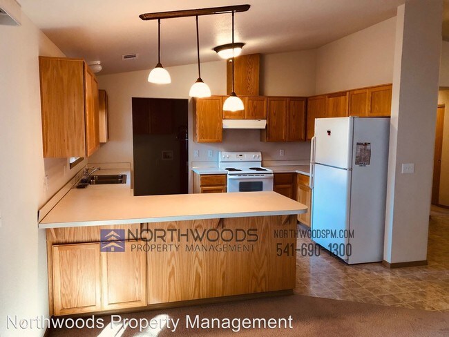 Foto del edificio - 4 br, 2 bath House - 1310 A Talent Ave