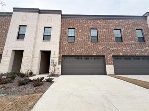 Building Photo - 2117 Layla Dr