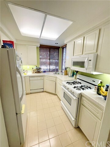 Foto del edificio - 1500 Solvay Aisle