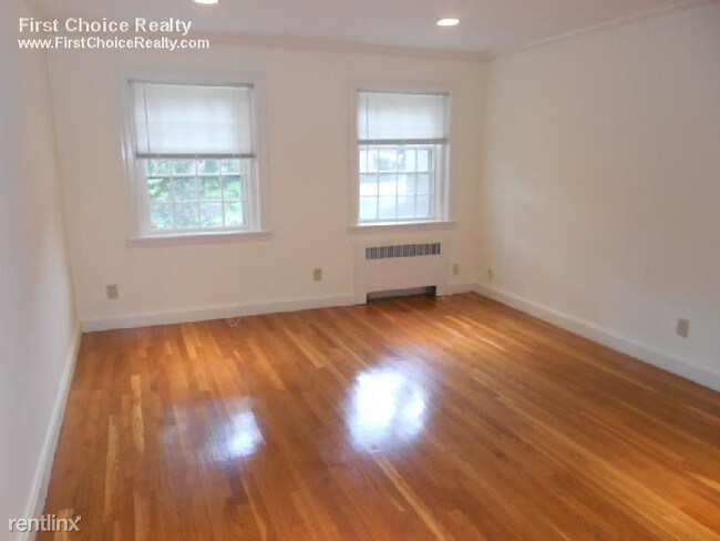 Building Photo - 63 Wyman St