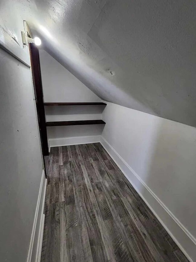 Walk in Closet - 7114 27th Ave