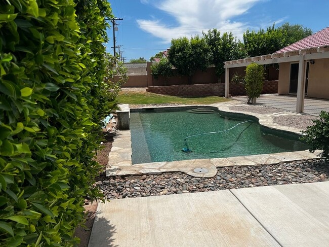 Building Photo - 41760 Jamaica Sands Dr