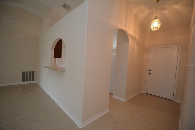 Building Photo - 30 Primrose Ln