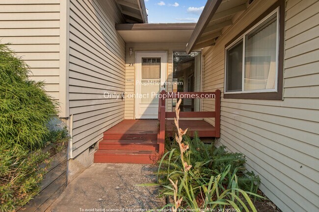Building Photo - 22-24 SE 133rd Avenue
