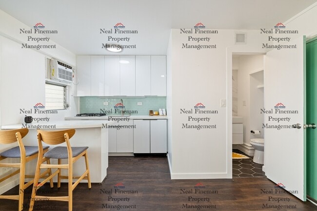 Building Photo - Furnished Studio, 1 Bath. Street parking. 1 year Lease. Electric water and sewer are included in ...