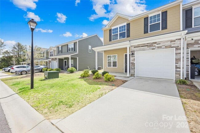 Building Photo - 15235 Wrights Crossing Dr