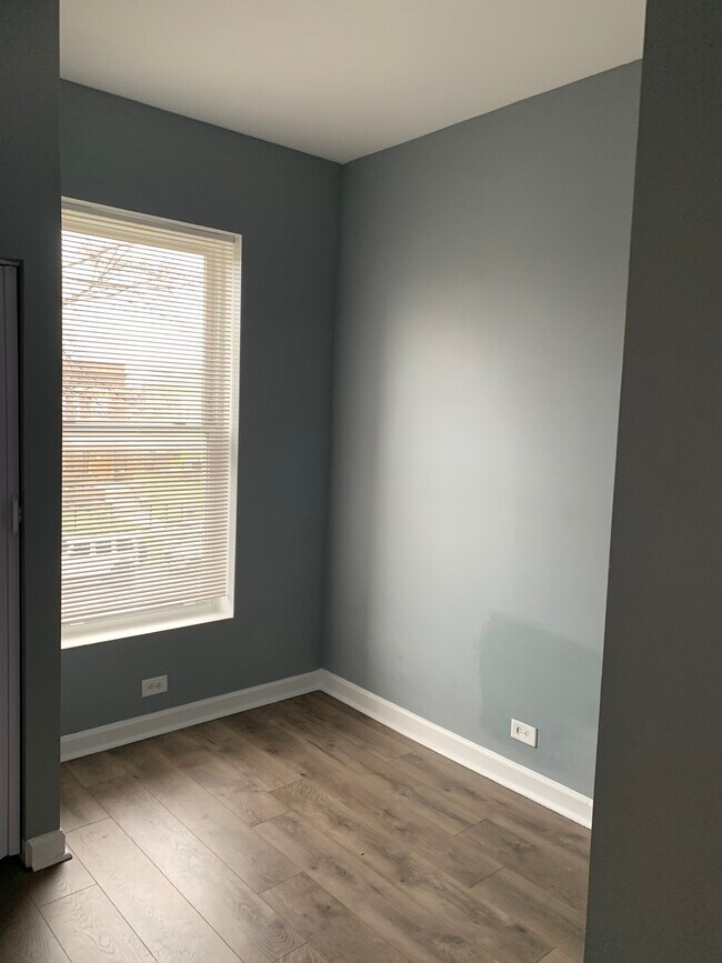 Bedroom - 7229 S Emerald Ave