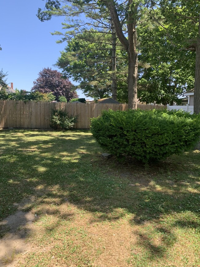 Nice back yard with off street parking - 72 Hudson St