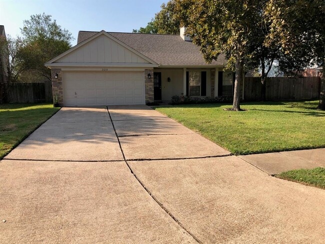 Building Photo - 21235 Park Bluff Dr