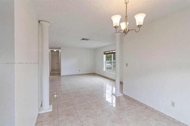 Building Photo - 4577 SW 128th Ct