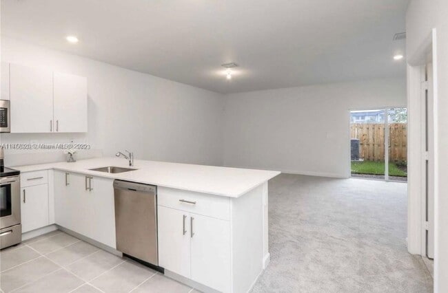 Building Photo - 26459 SW 148th Ave