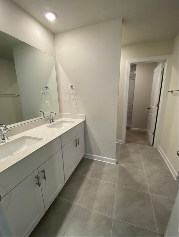 Foto del edificio - 7116 Bryce Ave