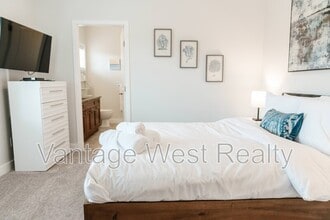 Building Photo - 4034 Pritchard Dr