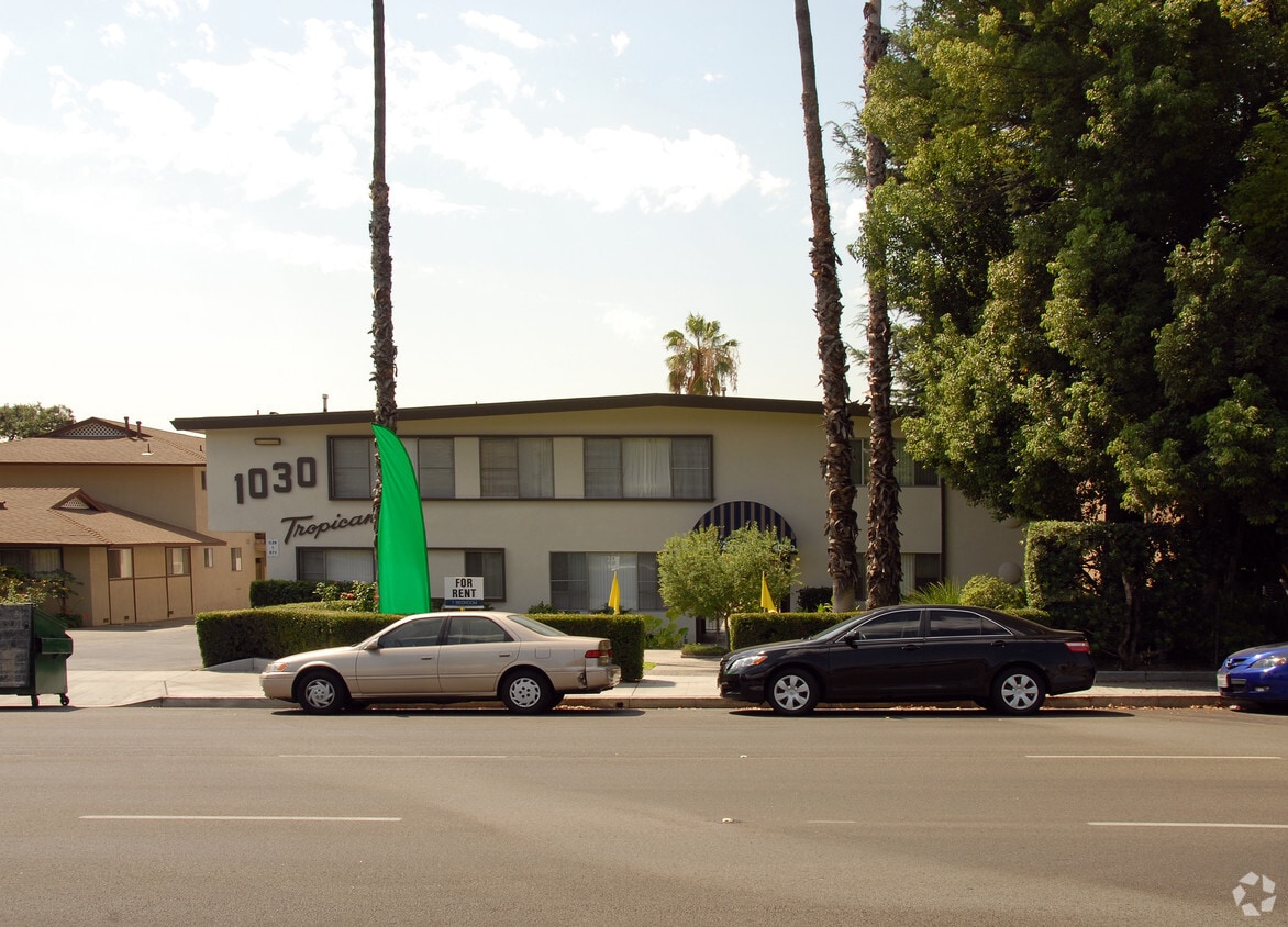 Building Photo - Tropicana Apartments