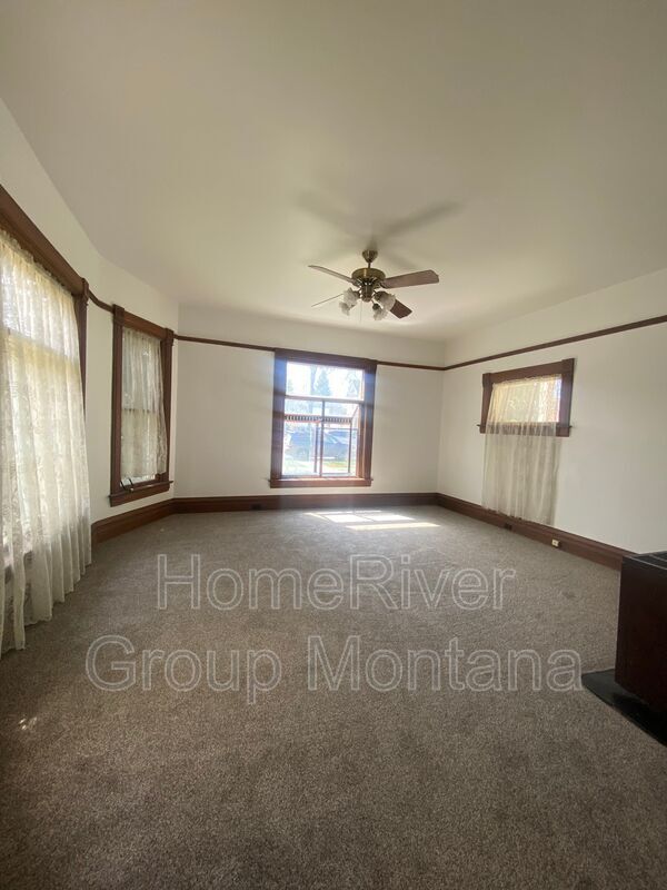 Foto del edificio - 212 S 5th St E