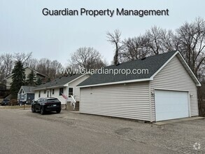 Building Photo - 4104 Highwood Rd