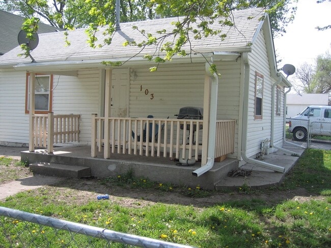 Building Photo - 103 K St