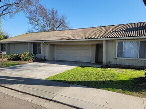 Building Photo - 3904 Monteview Dr