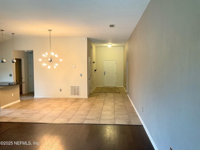 Foto del edificio - 8253 Golden Bamboo Dr