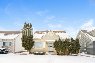 Building Photo - 5055 N 24th St