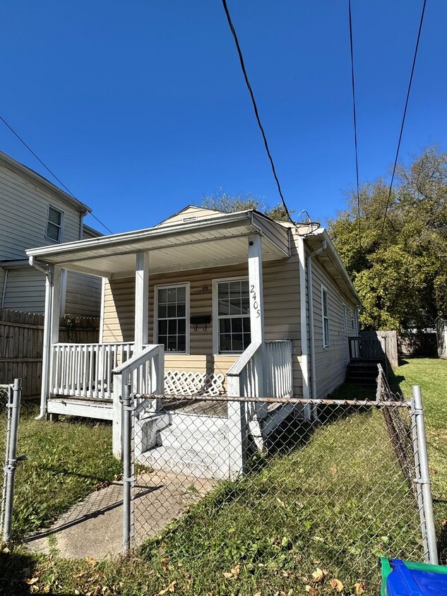 2 bedroom house on Southside w Laundry HVAC - 2 bedroom house on Southside w Laundry HVAC