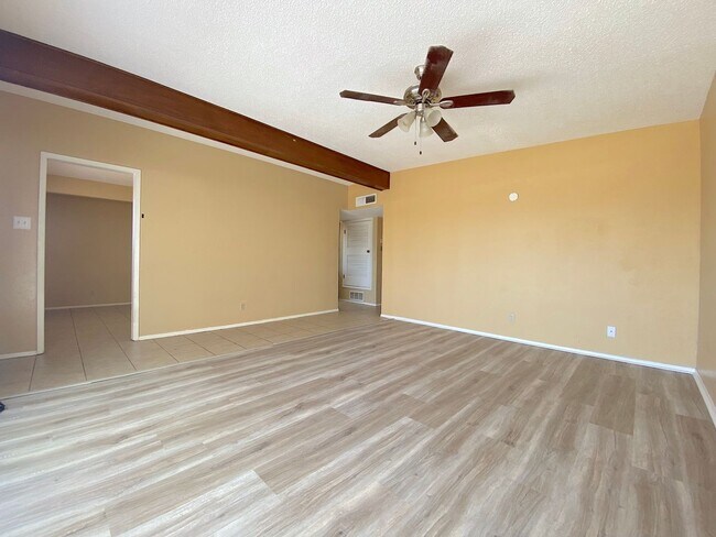Building Photo - Northeast El Paso 3 bed with Refrig A/C