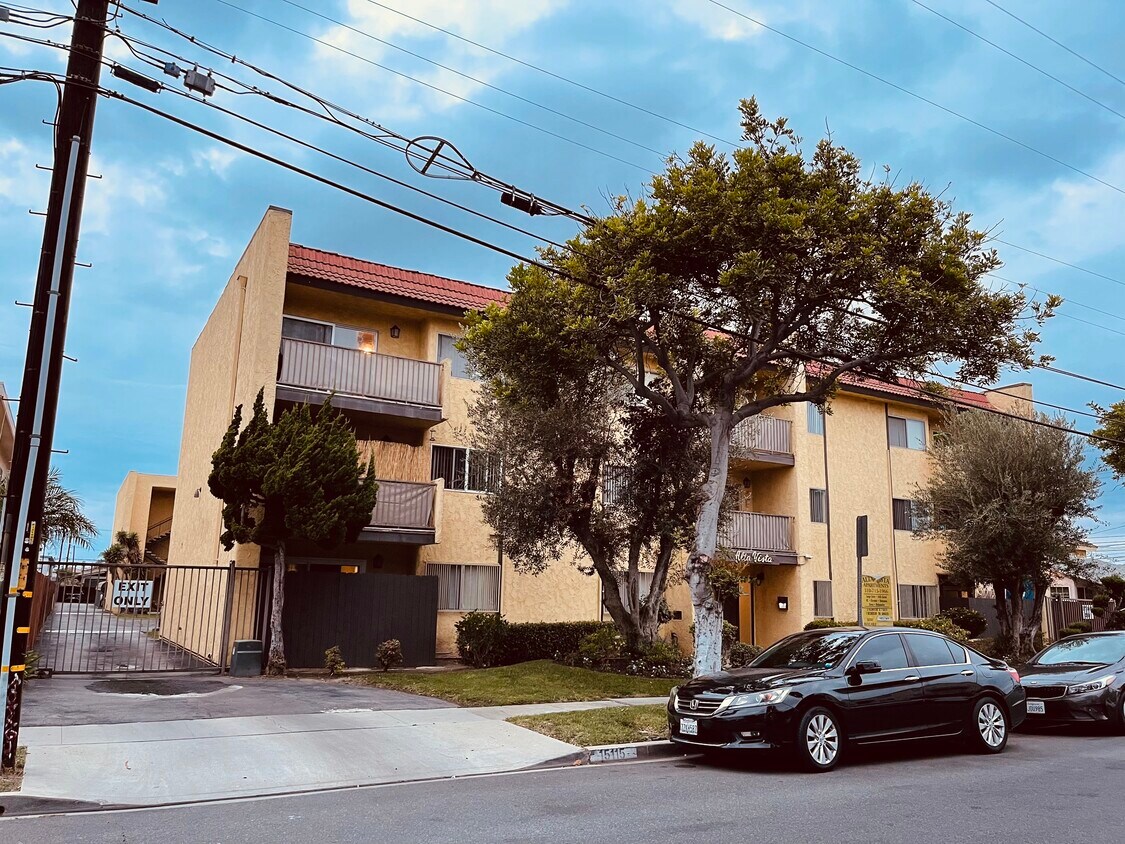 Foto principal - 15115 S Raymond Ave