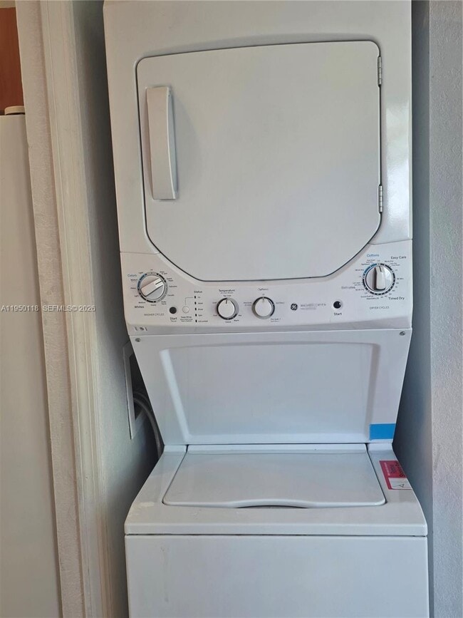 Building Photo - 124 NE 13th Ave