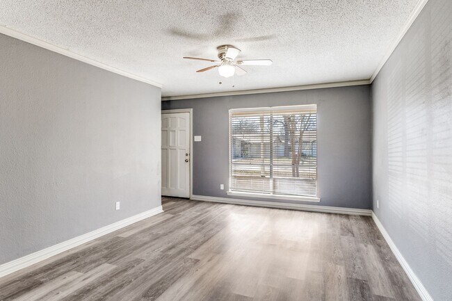 Foto del edificio - Spacious 4 Bed, 2 Bath Single-Story Gem in Dallas' Pleasant Grove – Move-In Ready and Available Now!