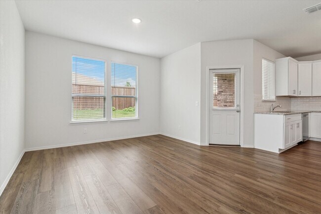 Foto del edificio - 2100 Hummingbird St