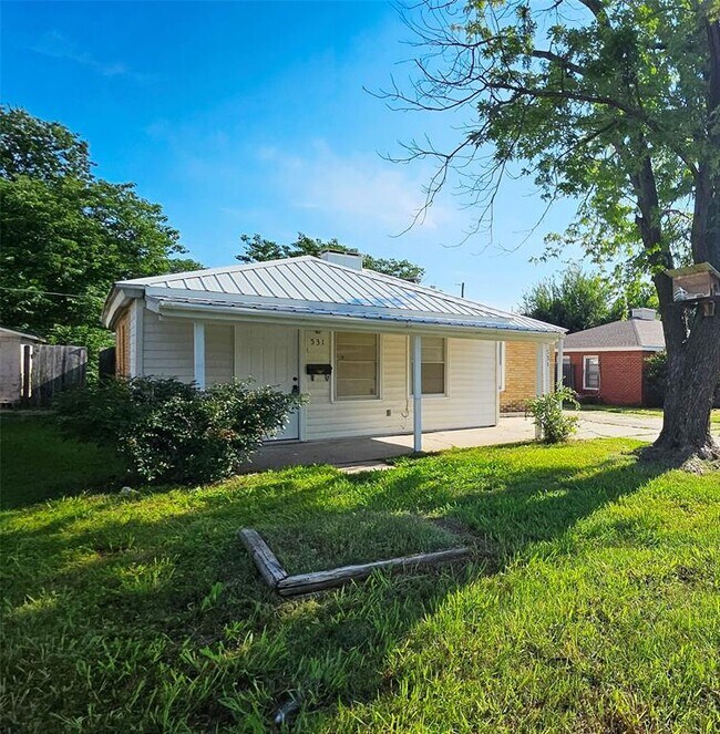 Foto del edificio - 531 E Curtis Dr