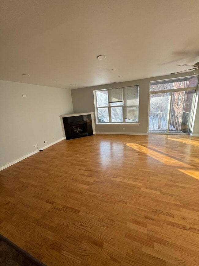 Foto del edificio - 2257 W Lake St